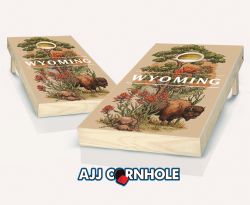 "Wyoming  - State Illustration Motif" Cornhole Set
